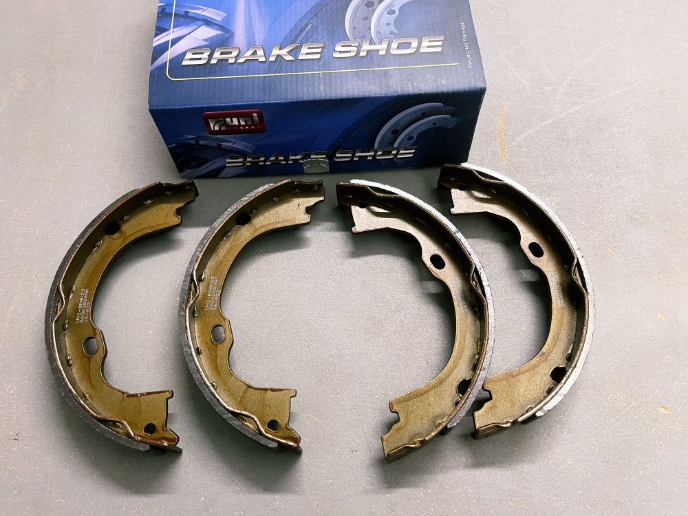 Parking Brake Shoe & Lining Kit, JK, JL, KK (68003589AAR)